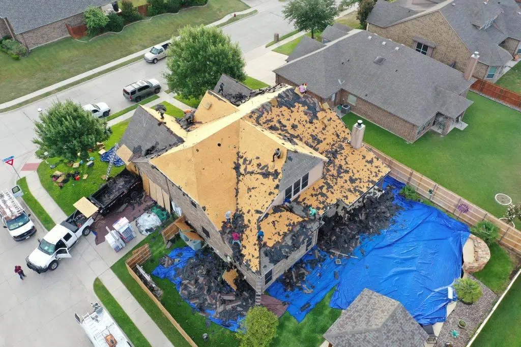 High Quality Shingles Landmark Asphalt Singles CertainTeed Moire Black Landmark Shingle Fiberglass Batting Fiberglass Blown-In Attic Insulation