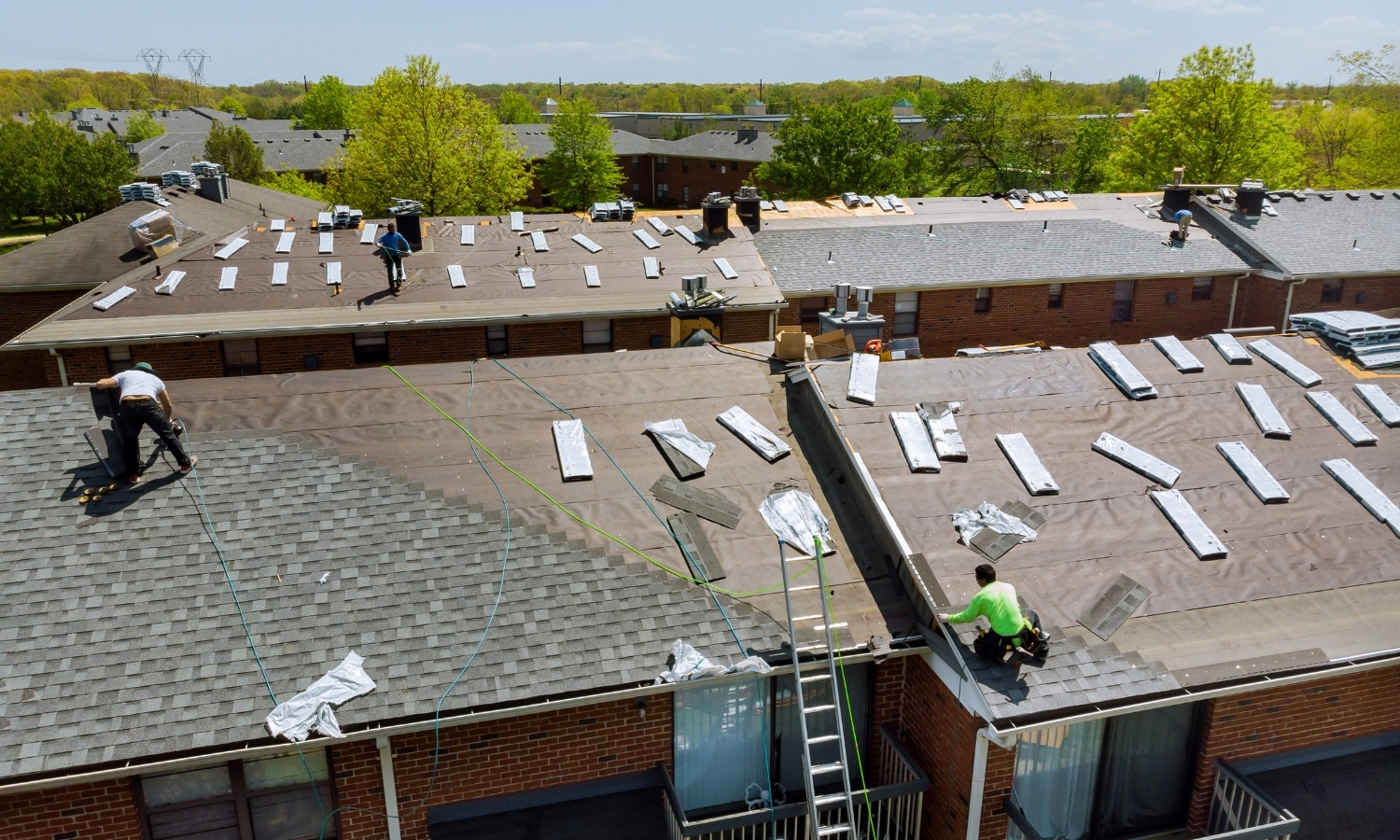 10 Things To Look For in a Hudson Oaks Roofing Contractor
